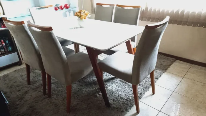 Mesa de jantar madeira maciça