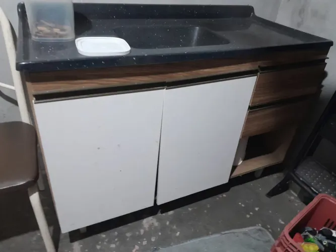 Vende-se balcão de pia (a pedra vai junto)