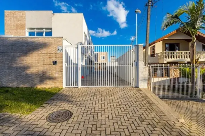 Casa em Condomínio - Santa Felicidade