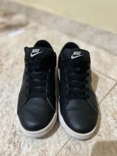 Tênis Nike preto 