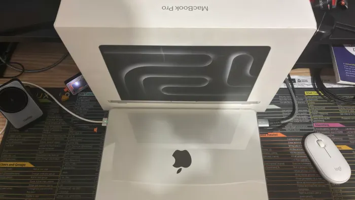 Apple Macbook Pro M5 (2025) 14? 16 de Ram 512gb - Silver
