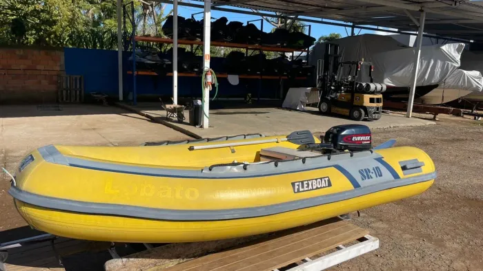Bote Inflável Flexboat SR-10 + Motor Evinrude 15HP 