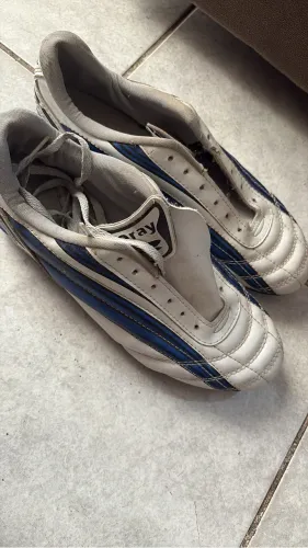 Vendo chuteira 43