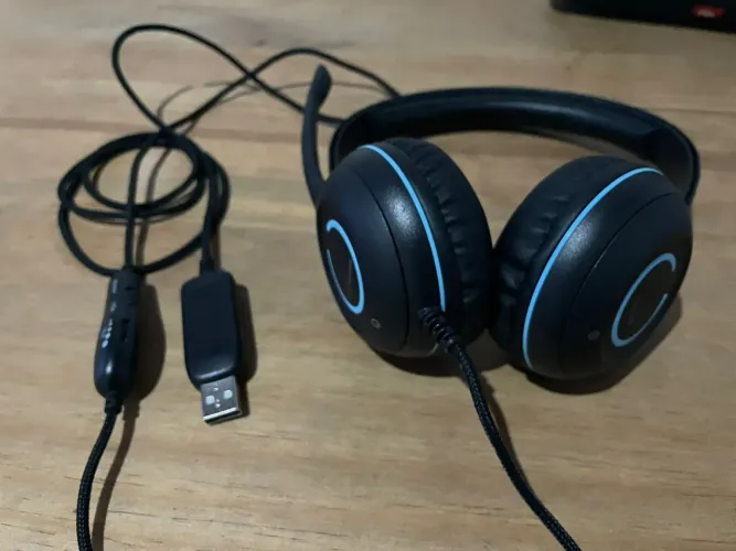 Headphone com microfone (USB)