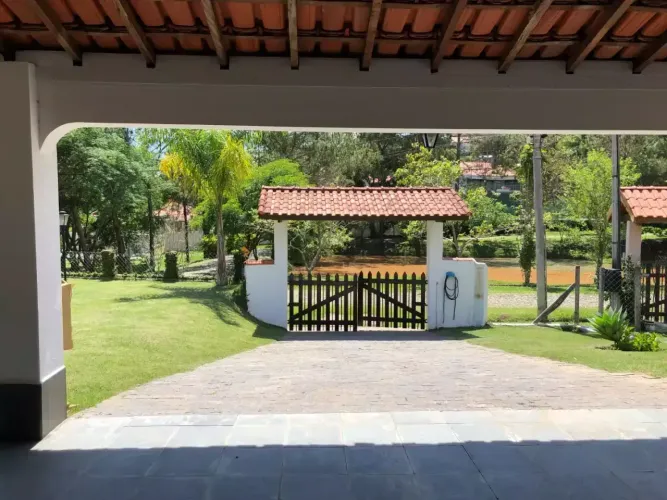 Imóvel para venda possui 271 metros quadrados com 4 quartos em Paiao - Guararema - SP