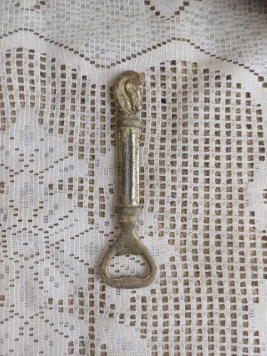 Abridor de garrafas de metal 