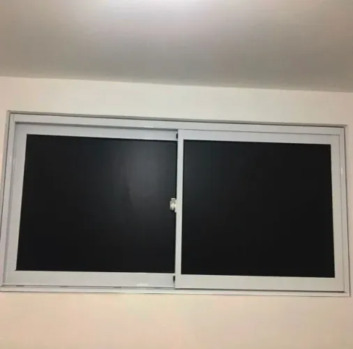Adesivos para portas e janelas / Jateado, blackout, fumê e personalizados