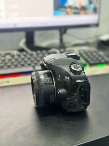 CANON 80D