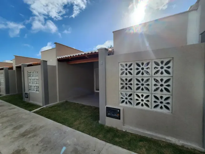 Casa a venda em condomínio 73 m² com 2 quartos, 01 com suíte em Parque das Árvores - Parna