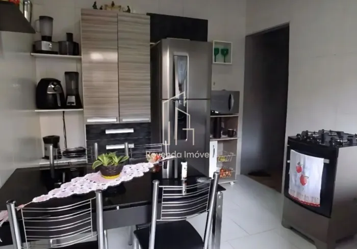 Imperdível! Casa à venda em Guarulhos-SP, Jardim Moreira, com 6 quartos, 3 suítes, 2 salas