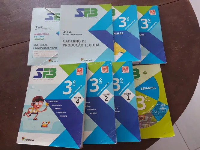 Livros 3 ano  fundamental Sistema Farias de Brito 
