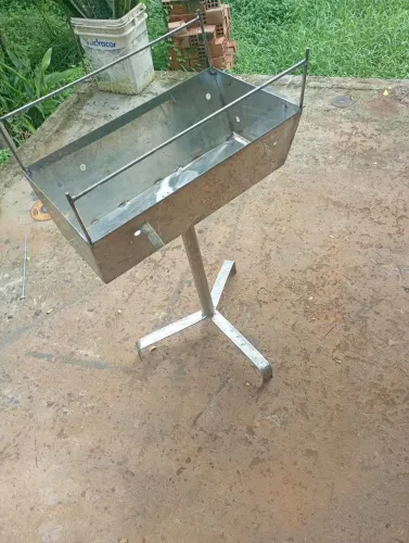 Churrasqueira de inox 200 reais pra vender logo