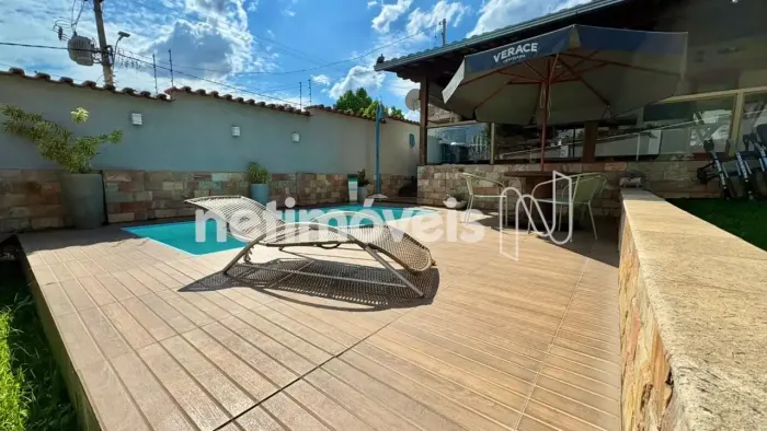 Casa Linear à Venda no Indaiá 226 m²; de Construção em Lote de 360 m²;