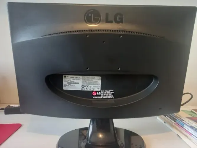Monitor LCD widescreen 18,5" LG (Funções especiais FUN)
