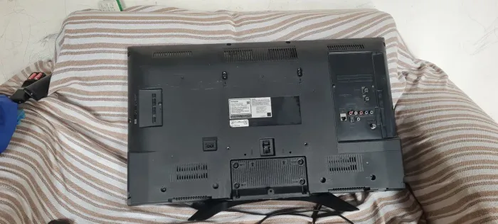 Vendo TV 32 polegadas com defeito