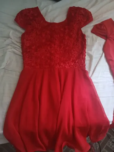 Vende-se vestido vermelho PP de festa