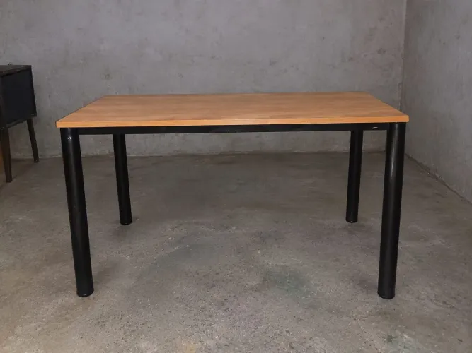 Mesa Retangular de Madeira e Ferro