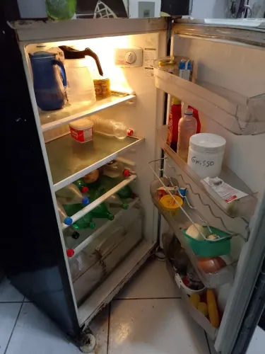Vendo 500 reais geladeira funcionando
