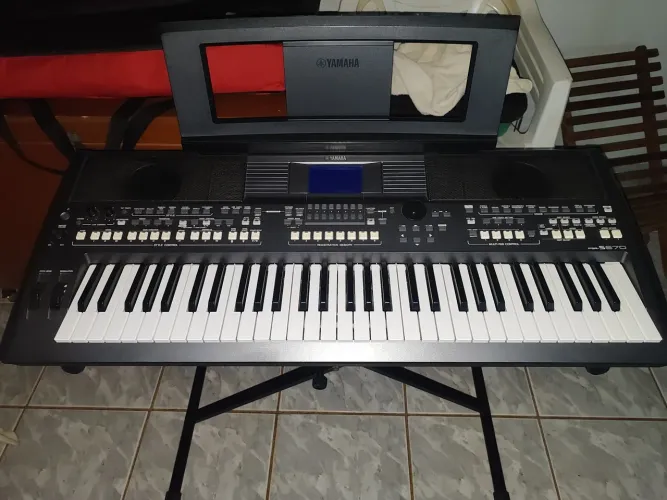 Teclado Yamaha PSR-S670
