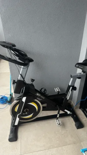 Bicicleta Spinning WCT Fitness | Banco Premium Confortável | Funcionando 100%