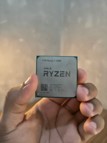 Ryzen 3 2200G 4C/4T AM4 | Radeon Vega 8 | Até 3,7GHz | Aceito Cartão | OLX Pay