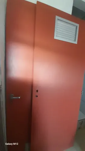 Vende se portas
