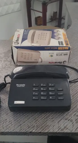 Telefone antigo funcionando retro vintage antiguidade
