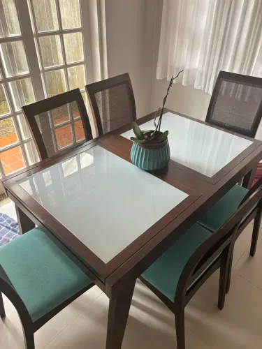 Mesa expansível 6 lugares (cadeiras inclusas)