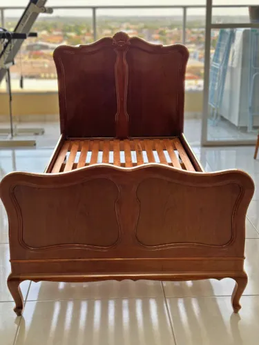 Cama de Solteiro Provençal Chipendale em Madeira Imbuia