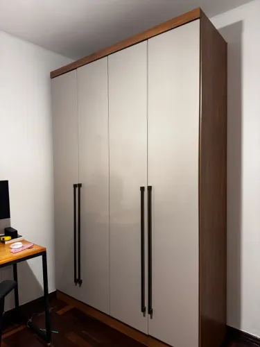 Guarda Roupa