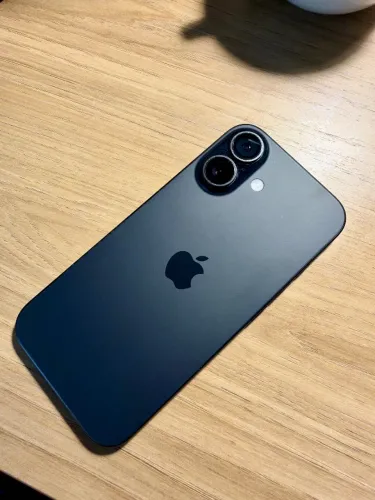 iPhone 16 em ótimo estado