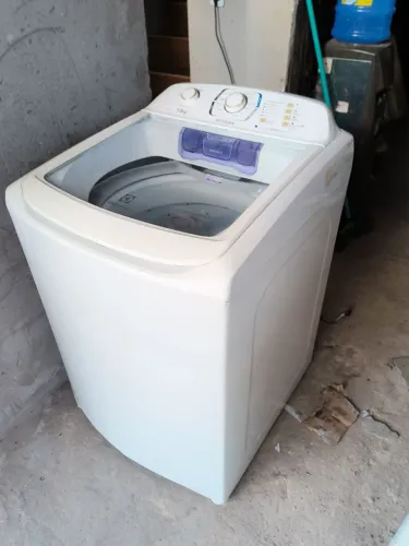 Máquina de lavar roupa Eletrolux 13k