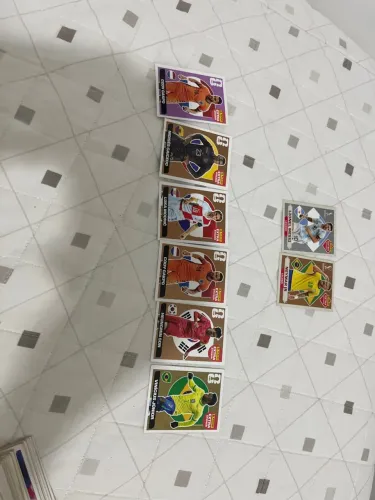 Kit 8 figurinhas legends da copa de 22/26