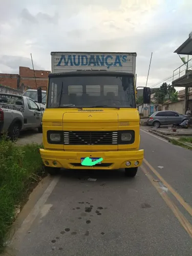 Vendo caminhão 708