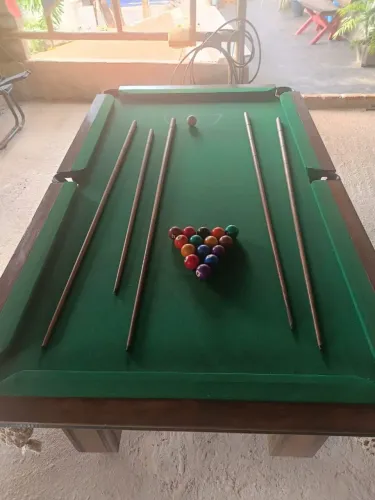 Ótima mesa de sinuca