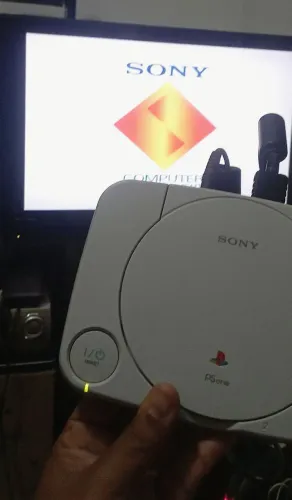 **PraSair** Psone lindo, liga e para no logo da sony, Leitor deu sinal (sem clamp)