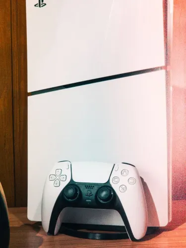 PS5 SLIM 1TB (mais armazenamento q tradicional) - controle original NA CAIXA