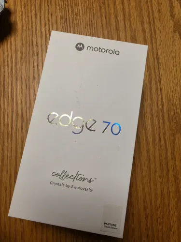 Smartphone Motorola Edge 70 5G, 512GB, Cloud Dancer | Crystals by Swarovski