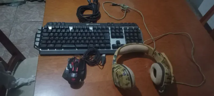 Teclado geme mouse e fone pra jogar 