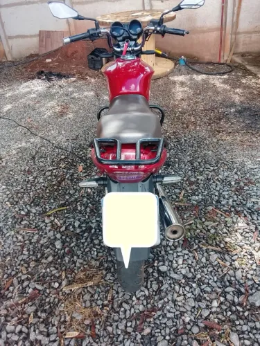 Vendo Titan 150 valor 9500