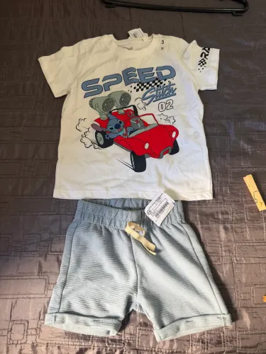 Conjunto infantil stich c&a