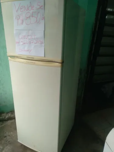Geladeira Electrolux dc360