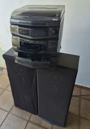 Toca discos/Cd Sanyo Dc-x1050 (1997)