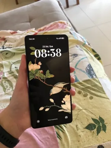 Poco F5 conservado