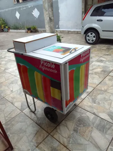 Carrinho de açaí serve serve para sorvete