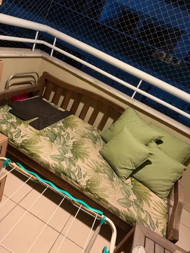 Vendo conjunto de madeira para varanda 