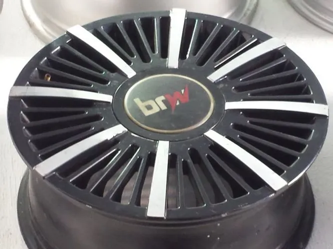 Roda aro 15 Preta Ford Ka Esportiva jogo multi furo