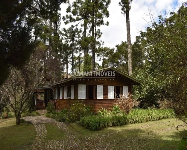 Lindo Sítio à Venda na Região do Horto Florestal - Campos do Jordão/SP