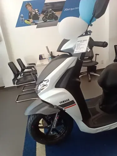 Fluo 125 cc - Alexandre Yamaha