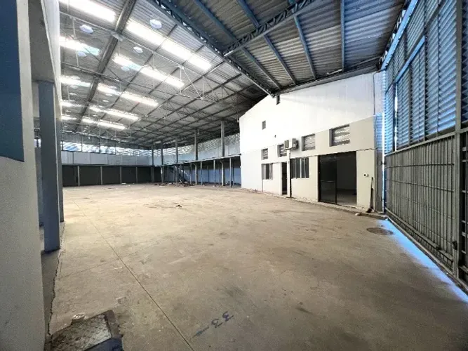 Alugo Galpão em Carapina Grande com 1.200m² e Estrutura Escritório - R$ 28.000,00